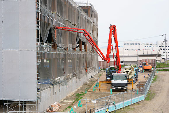 ポンプ　筒先打設部（橋梁）